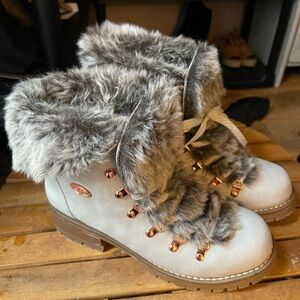 Lugz Women's Adore Fur Lace-Up Boot - Size 10 - EUC/NWOT - Faux Fur - Vegan